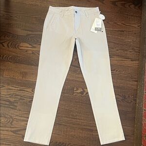 Vuori Men's Chinos in Light Gray